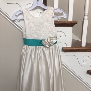 Little girl’s special occasion dress